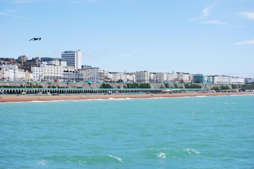 Burlington Beach Apartments Brighton Ngoại thất bức ảnh